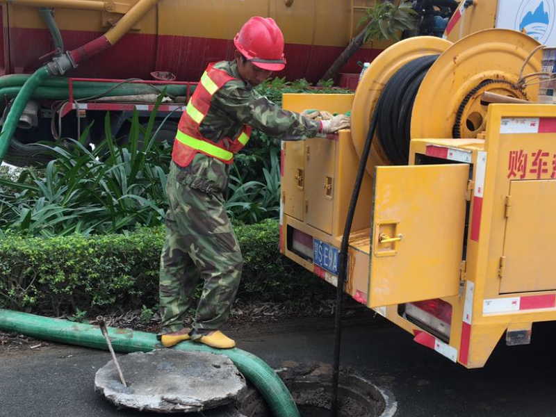 长春疏通下水,掏井,清地沟水暖安装,高压车吸粪车